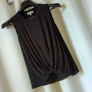 &. Layered tank twist top